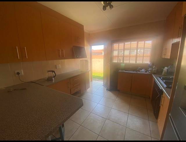3 BEDROOM HOUSE FOR SALE IN MINERALIA